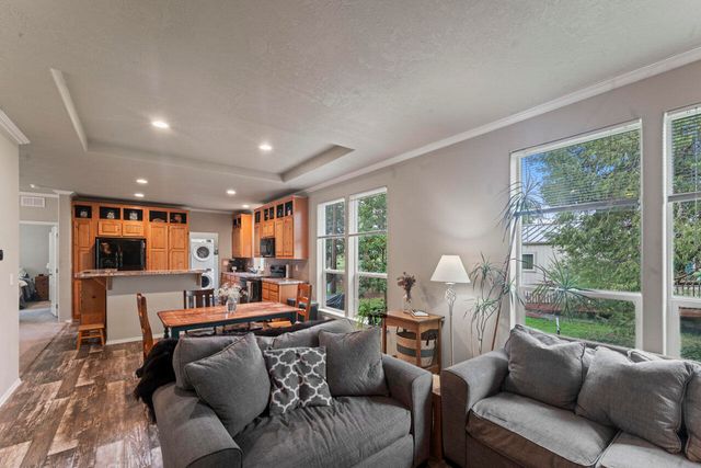 594 Detrick Drive 4, Grants Pass, OR 97527