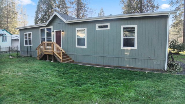 594 Detrick Drive 4, Grants Pass, OR 97527