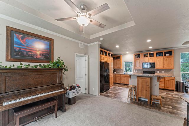 594 Detrick Drive 4, Grants Pass, OR 97527