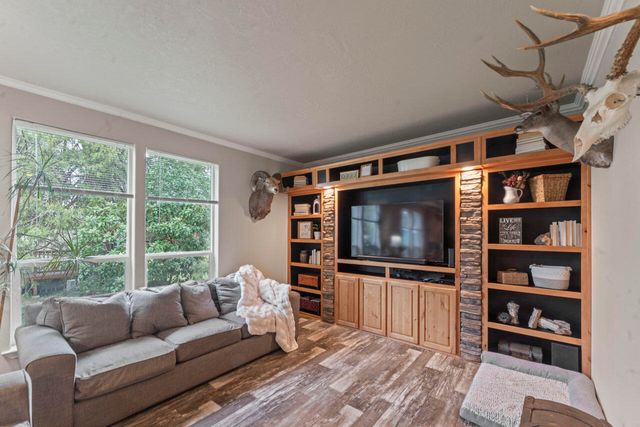 594 Detrick Drive 4, Grants Pass, OR 97527