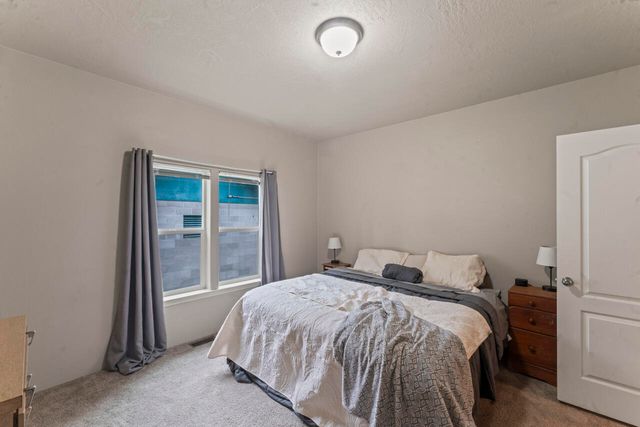 594 Detrick Drive 4, Grants Pass, OR 97527