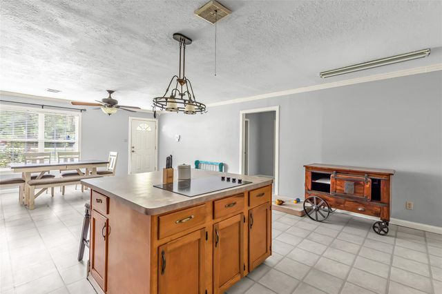 112 Lone Pine Drive, Huffman, TX 77336