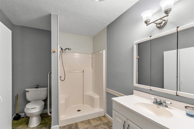 112 Lone Pine Drive, Huffman, TX 77336