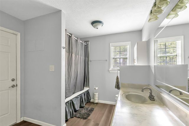 112 Lone Pine Drive, Huffman, TX 77336