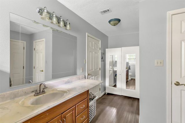 112 Lone Pine Drive, Huffman, TX 77336