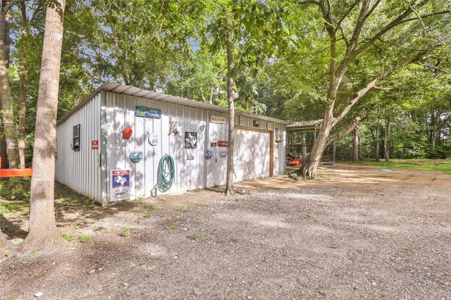 112 Lone Pine Drive, Huffman, TX 77336
