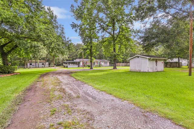 112 Lone Pine Drive, Huffman, TX 77336