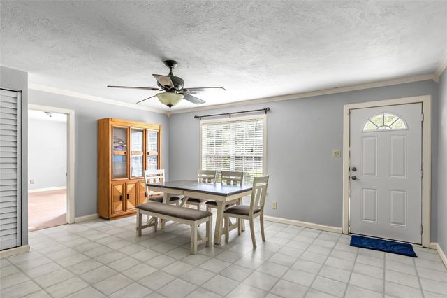 112 Lone Pine Drive, Huffman, TX 77336