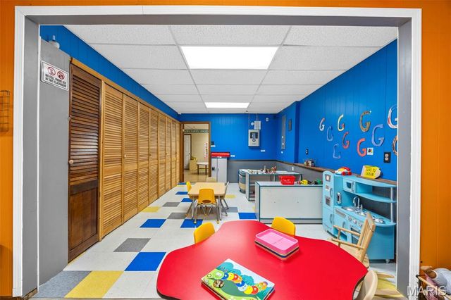 3645 Oakmount Avenue, St Louis, MO 63121