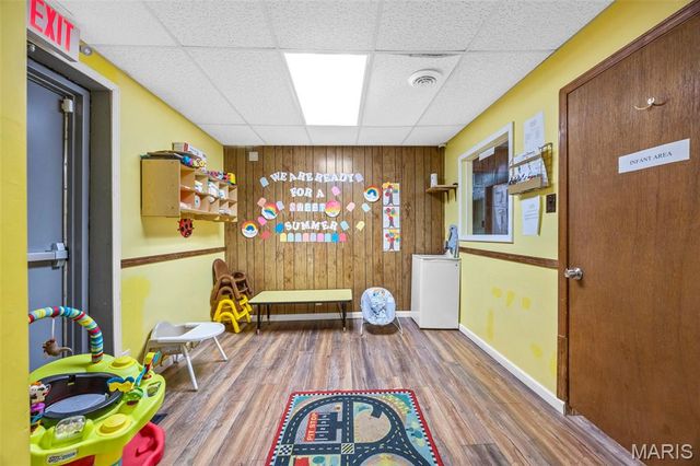 3645 Oakmount Avenue, St Louis, MO 63121