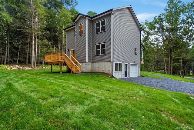 804 Peenpack Trail, Sparrowbush, NY 12780
