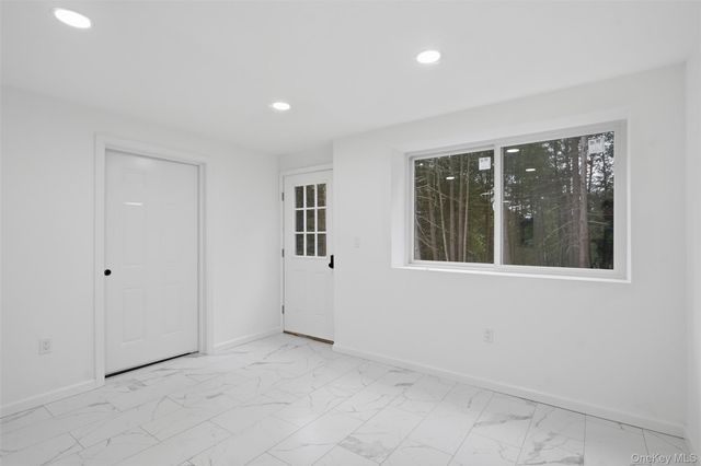 804 Peenpack Trail, Sparrowbush, NY 12780