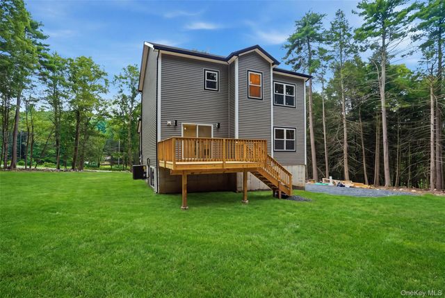 804 Peenpack Trail, Sparrowbush, NY 12780