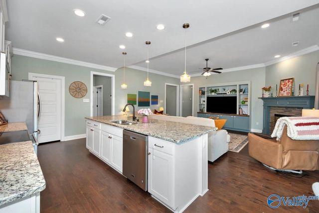 153 Summer Pointe Lane NW, Madison, AL 35757