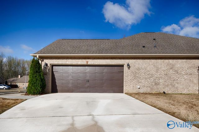 153 Summer Pointe Lane NW, Madison, AL 35757