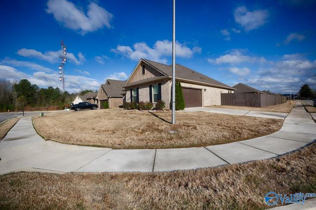 153 Summer Pointe Lane NW, Madison, AL 35757