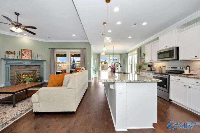 153 Summer Pointe Lane NW, Madison, AL 35757