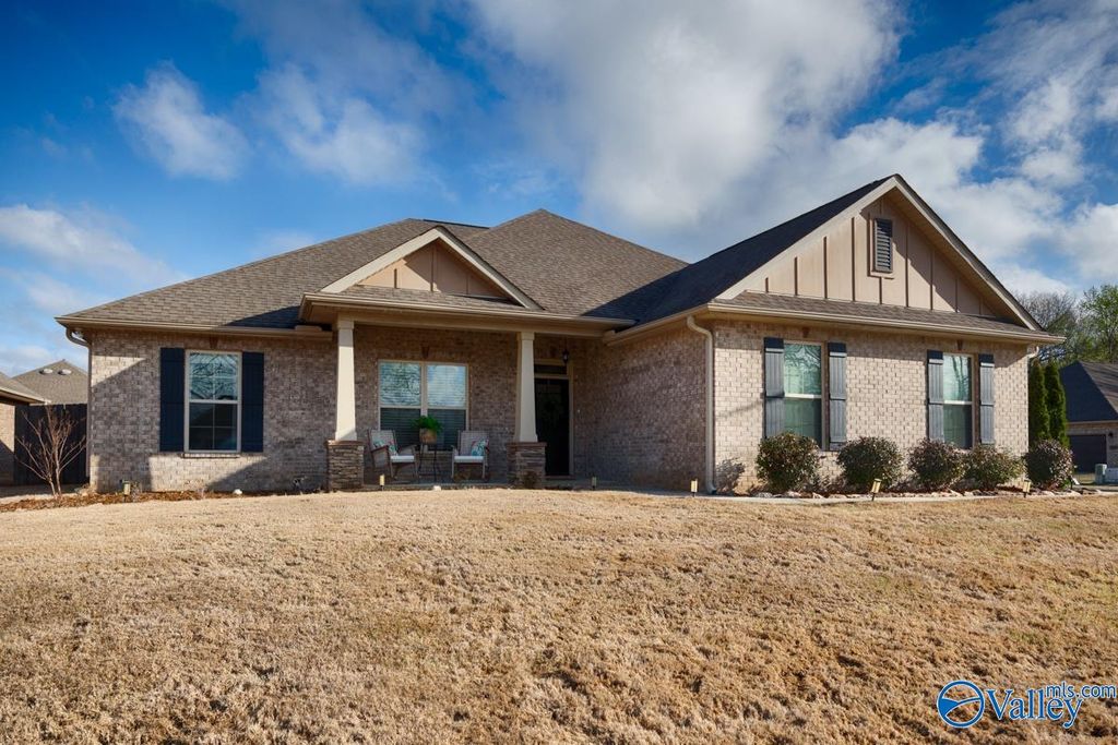 153 Summer Pointe Lane NW, Madison, AL 35757