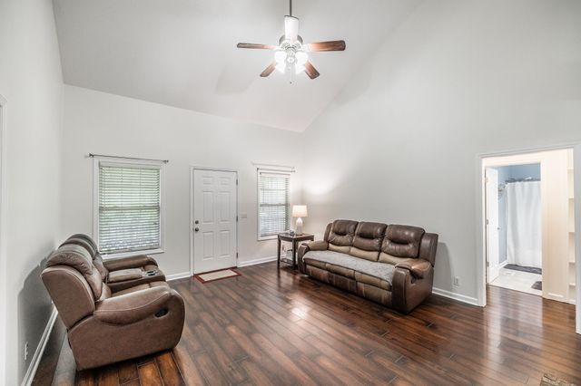 125 Timberwood Dr, Portland, TN 37148