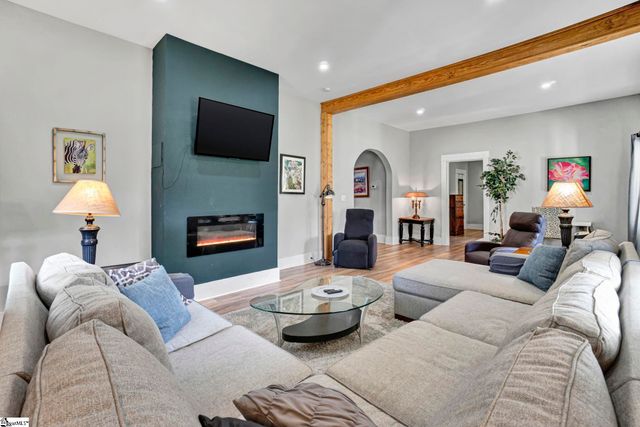 505 W Hayne Street, Woodruff, SC 29388