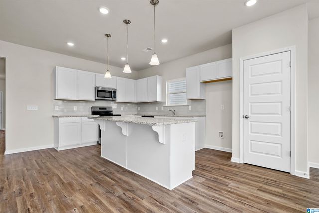 5477 HEADWINDS LANE, Bessemer, AL 35022