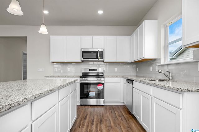 5477 HEADWINDS LANE, Bessemer, AL 35022