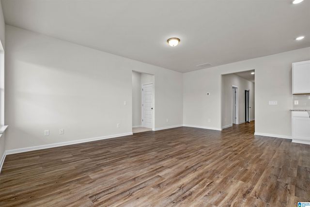 5477 HEADWINDS LANE, Bessemer, AL 35022