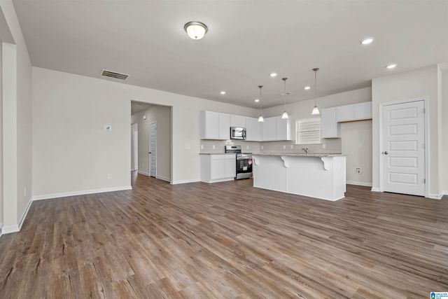 5477 HEADWINDS LANE, Bessemer, AL 35022