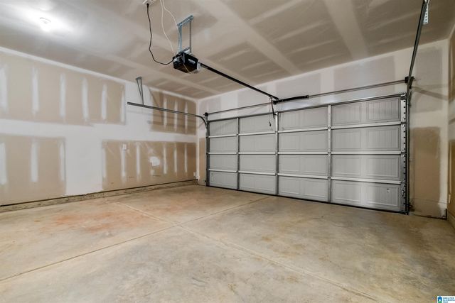 5477 HEADWINDS LANE, Bessemer, AL 35022