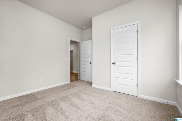 5477 HEADWINDS LANE, Bessemer, AL 35022