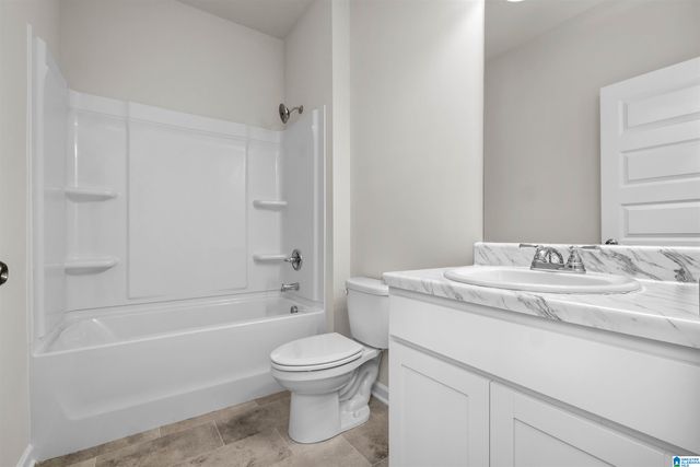 5477 HEADWINDS LANE, Bessemer, AL 35022