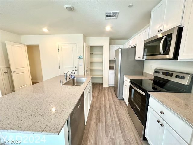 4439 Honey Hills Avenue, Las Vegas, NV 89141