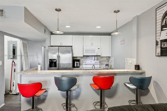 2117 E Bond Dr 1, West Palm Beach, FL 33415