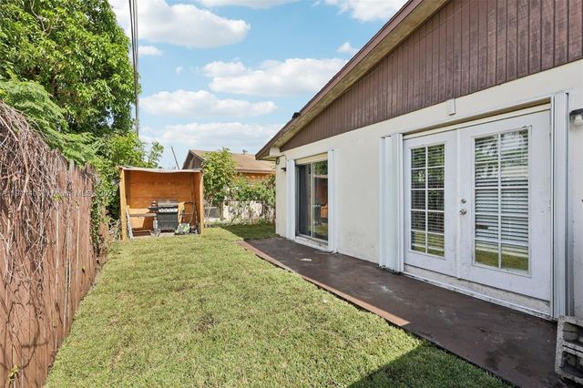 2117 E Bond Dr 1, West Palm Beach, FL 33415