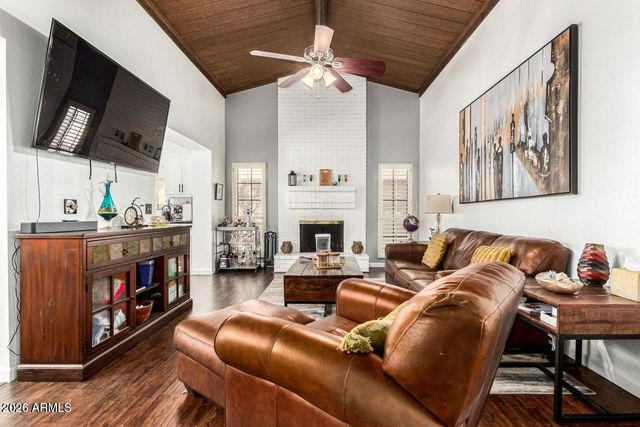 6727 W Kristal Way, Glendale, AZ 85308