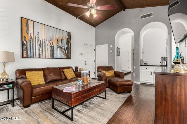 6727 W Kristal Way, Glendale, AZ 85308