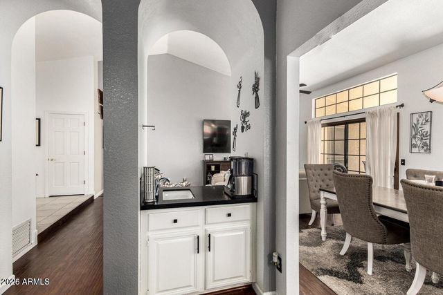 6727 W Kristal Way, Glendale, AZ 85308