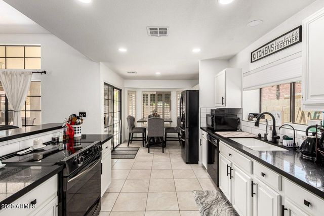 6727 W Kristal Way, Glendale, AZ 85308