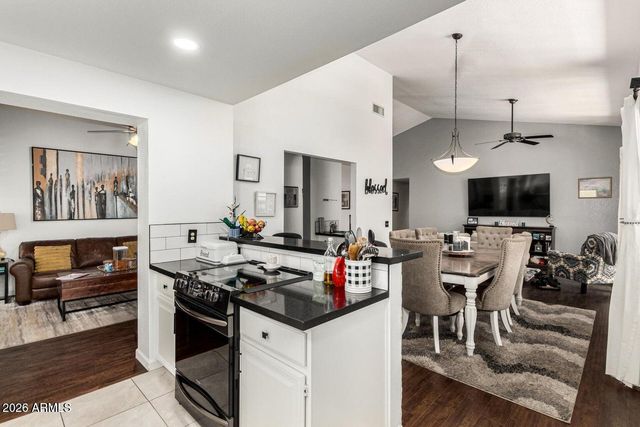 6727 W Kristal Way, Glendale, AZ 85308