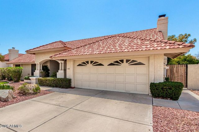 6727 W Kristal Way, Glendale, AZ 85308