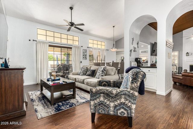 6727 W Kristal Way, Glendale, AZ 85308