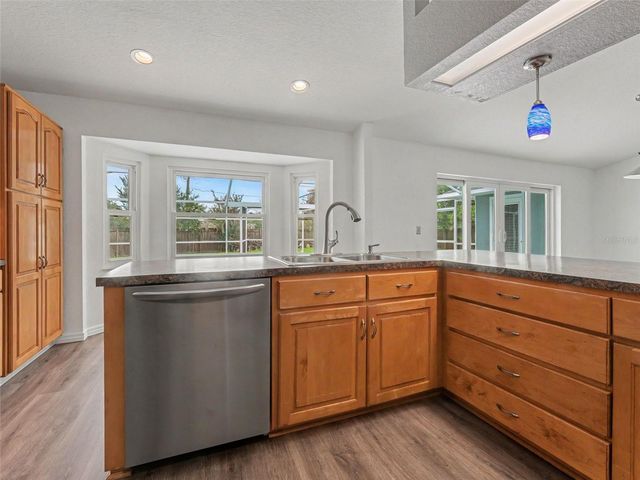 6736 NELLS WAY, Lakeland, FL 33813