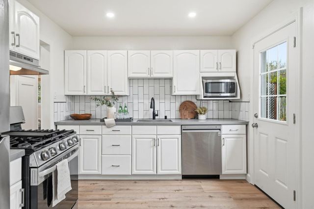 824 Arguello Boulevard, Pacifica, CA 94044