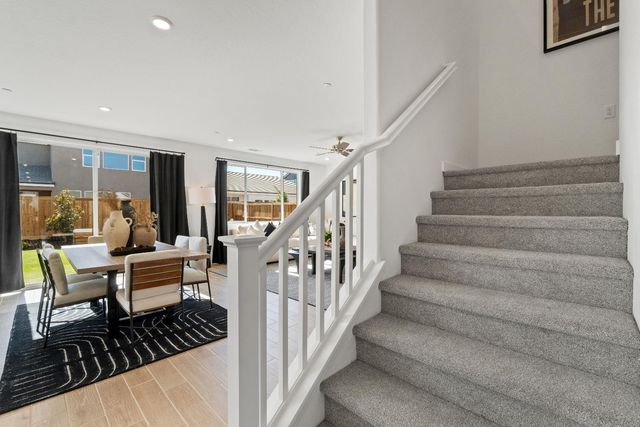 1052 Springtime Avenue, Clovis, CA 93619