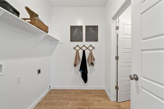 1052 Springtime Avenue, Clovis, CA 93619