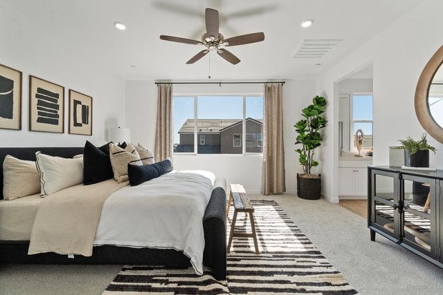 1052 Springtime Avenue, Clovis, CA 93619