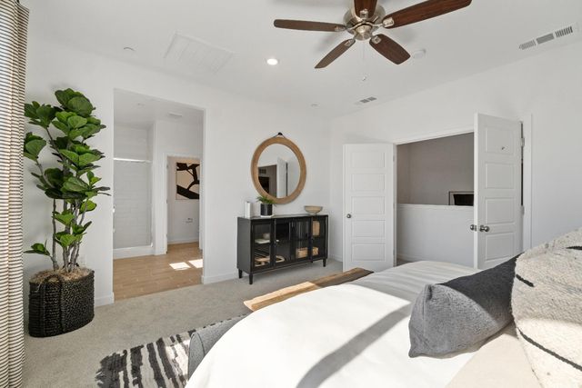 1052 Springtime Avenue, Clovis, CA 93619