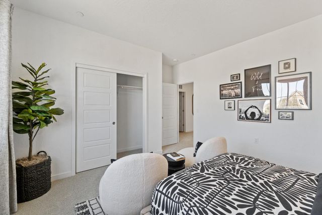 1052 Springtime Avenue, Clovis, CA 93619