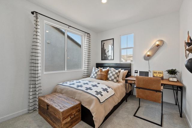 1052 Springtime Avenue, Clovis, CA 93619