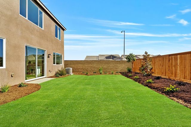 1052 Springtime Avenue, Clovis, CA 93619